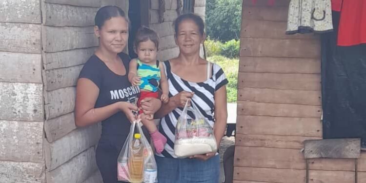 Help for the victims of Hurricane Melissa in Cueto, Holguín, Cuba.