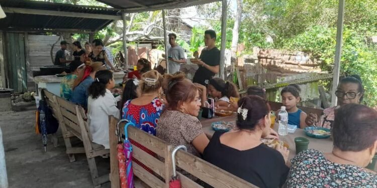 Help for the victims of Hurricane Melissa in Cueto, Holguín, Cuba.