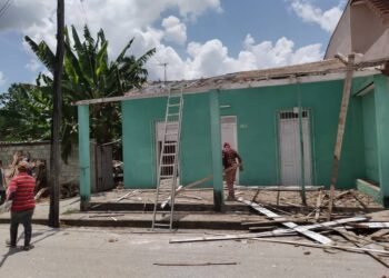 Repair of the Cabaiguan Baptist Church, Cuba.