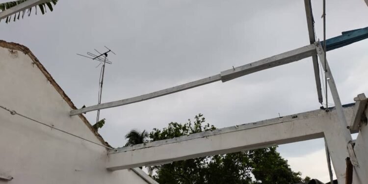 Repair of the Cabaiguan Baptist Church, Cuba.