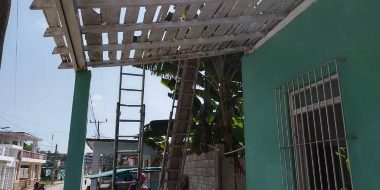 Repair of the Cabaiguan Baptist Church, Cuba.