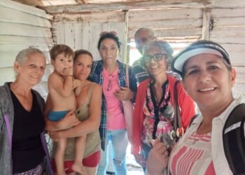 Evangelism in Entronque de Guasimal, Cuba.