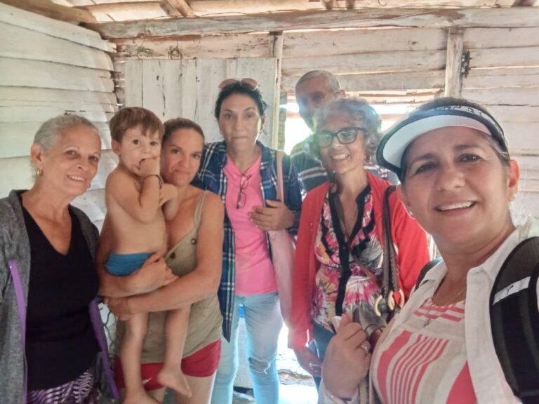 Evangelism in Entronque de Guasimal, Cuba.