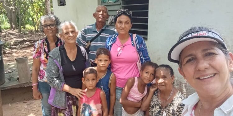 Evangelism in Entronque de Guasimal, Cuba.