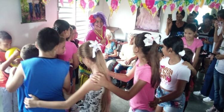 Viana Hosts Summer Bible School with 20 Children
