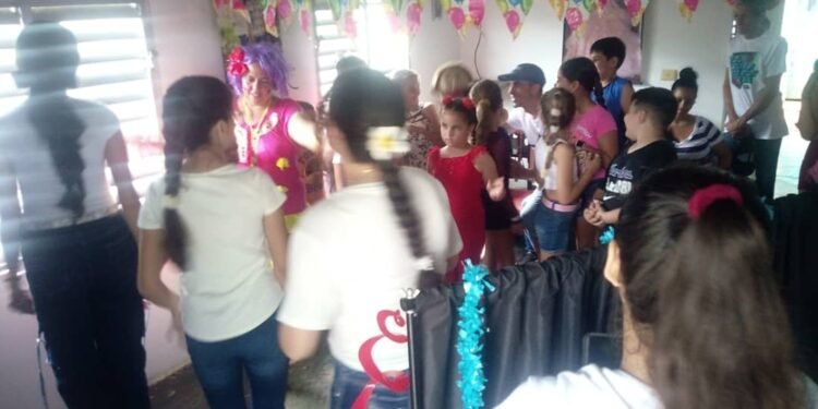 Viana Hosts Summer Bible School with 20 Children