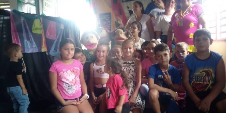 Viana Hosts Summer Bible School with 20 Children