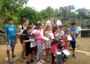 Viana Hosts Summer Bible School with 20 Children